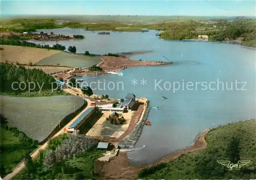 AK / Ansichtskarte Neuvic_Correze Lac de Neuvic dUssel Camping Bains Pedalos Vue aerienne Neuvic Correze