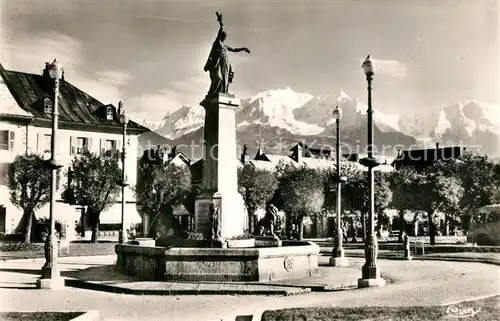 AK / Ansichtskarte Sallanches Place Charles Albert et Mont Blanc Sallanches