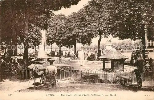 AK / Ansichtskarte Lyon_France Un Coin de la Place Bellecour Lyon France