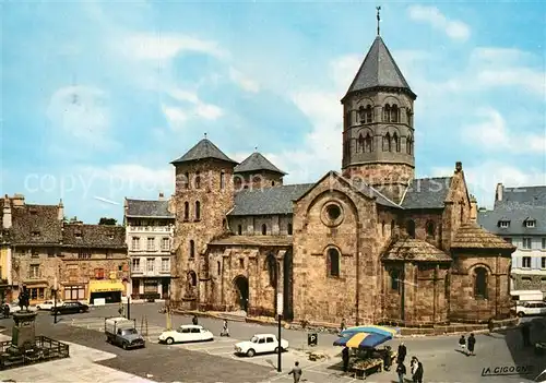 AK / Ansichtskarte Mauriac_Cantal La Place et Basilique ND des Miracles Mauriac Cantal