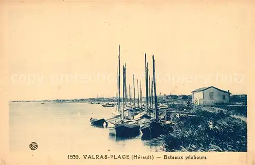 AK / Ansichtskarte Valras Plage Bateaux pecheurs Valras Plage