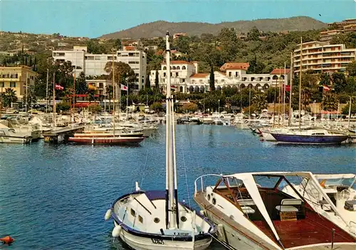 AK / Ansichtskarte Le_Lavandou Vue generale du port Yachts Voiliers Le_Lavandou