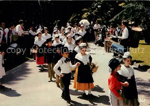 AK / Ansichtskarte Arles_Bouches du Rhone Les Petits Arlesiens Arles_Bouches du Rhone