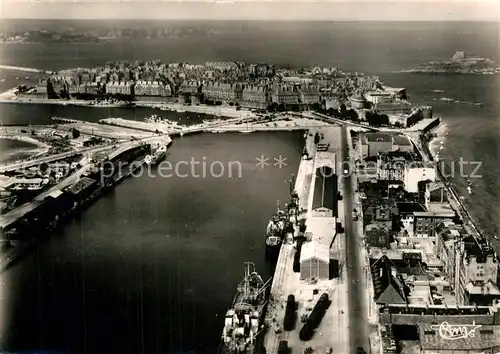 AK / Ansichtskarte Saint Malo_Ille et Vilaine_Bretagne Fliegeraufnahme Port Ville Saint Malo_Ille et Vilaine