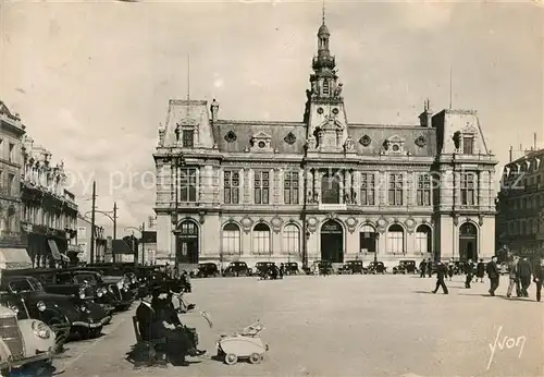 AK / Ansichtskarte Poitiers_Vienne Place d Arme Hotel de Ville Poitiers Vienne