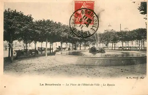 AK / Ansichtskarte La_Bourboule La Place de lHotel de Ville Le Bassin La_Bourboule