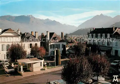 AK / Ansichtskarte Argeles Gazost La Place de la mairie le Hautacam Les Pics de Leviste et de Viscos Argeles Gazost