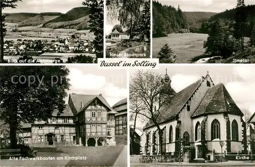 AK / Ansichtskarte Dassel_Solling Panorama Blick auf Amtsberge Ilmetal Stadtpark Alte Fachwerkbauten Kirchplatz Kirche Dassel Solling