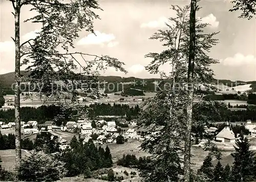 AK / Ansichtskarte Hinterzarten Panorama Kurort im Schwarzwald Hinterzarten