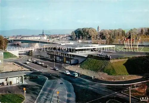 AK / Ansichtskarte Strasbourg_Alsace Pont de l Europe sur le Rhin et la Porte de France Europabruecke Rhein im Hintergrund Kehl Strasbourg Alsace