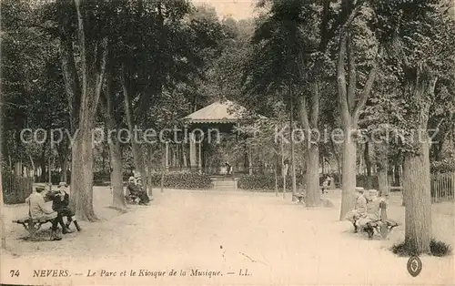 AK / Ansichtskarte Nevers_Nievre Parc et Kiosque de la Musique Nevers Nievre