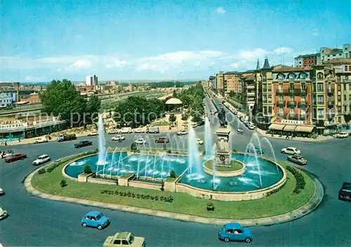 Leon_Castilla_y_Leon Plaza de Guzman El Bueno Fontana Leon_Castilla_y_Leon