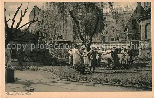 AK / Ansichtskarte Mainz_Rhein Haushaltungsschule St Josefstift Frohes Spiel im Garten Mainz Rhein