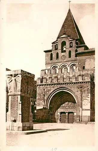 AK / Ansichtskarte Moissac Eglise Abbatiale de Moissac Monument aux Morts Moissac