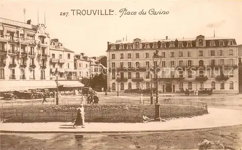 AK / Ansichtskarte Trouville Deauville Place du Casino Trouville Deauville