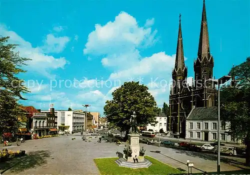 Tilburg Heuvel met standbeeld Koning Willem II Tilburg