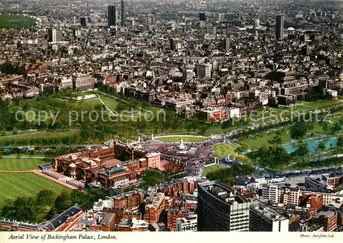 AK / Ansichtskarte London Aerial view of Buckingham Palace London