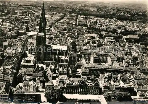 AK / Ansichtskarte Strasbourg_Alsace Palais Rohan et la Cathedrale vue aerienne Strasbourg Alsace