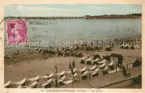 AK / Ansichtskarte Les_Sables d_Olonne Les Jetees Plage Les_Sables d_Olonne