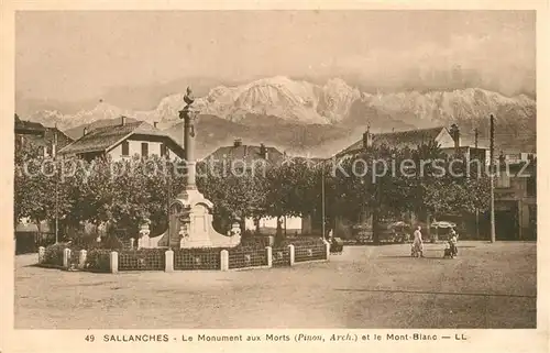 AK / Ansichtskarte Sallanches Monument aux Morts et le Mont Blanc Alpes Sallanches