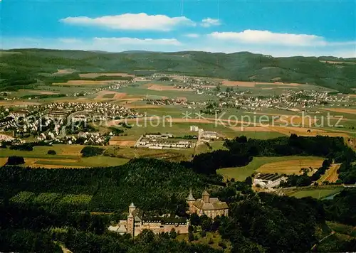 AK / Ansichtskarte Attendorn Fliegeraufnahme Burg Schnellenberg Attendorn