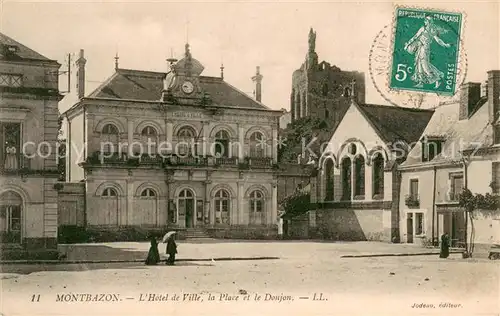 AK / Ansichtskarte Montbazon Hotel de Ville Place et le Donjon Montbazon