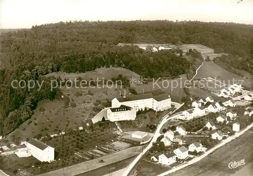 AK / Ansichtskarte Kelheim Kreiskrankenhaus Schwesternheim Schwesternschule Fliegeraufnahme Kelheim