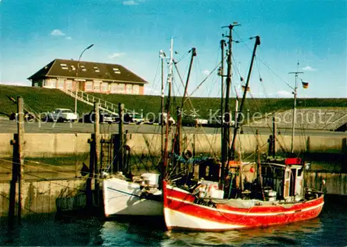 AK / Ansichtskarte Strucklahnungshoern Fischerboote Strucklahnungshoern