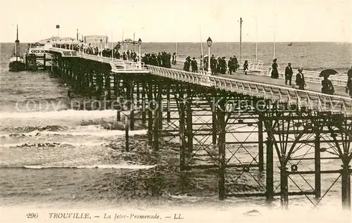 AK / Ansichtskarte Trouville sur Mer La jetee promenade Trouville sur Mer