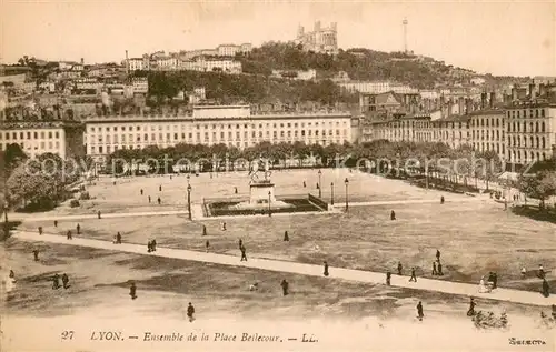 AK / Ansichtskarte Lyon_France Ensemble de la Place Bellecour Lyon France