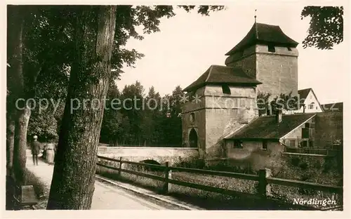 AK / Ansichtskarte Noerdlingen Promenadenweg mit Bergertor Noerdlingen