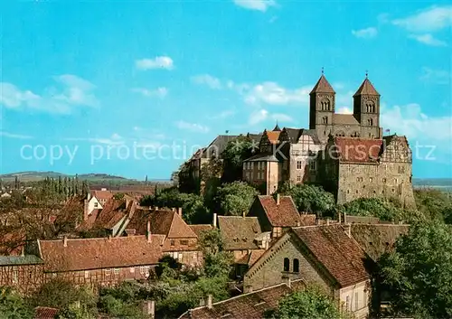 AK / Ansichtskarte Quedlinburg Blick vom Muenzenberg auf Schlossmuseum und Stiftskirche Quedlinburg