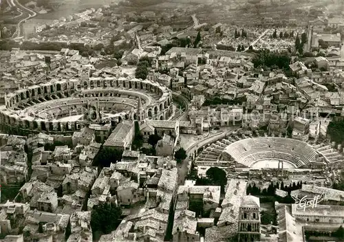 AK / Ansichtskarte Arles_Bouches du Rhone Fliegeraufnahme Les Arenes Arles_Bouches du Rhone