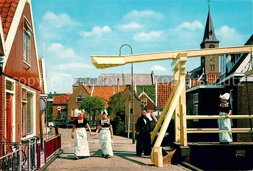 AK / Ansichtskarte Volendam Ortsmotiv mit Ziehbruecke Volendam