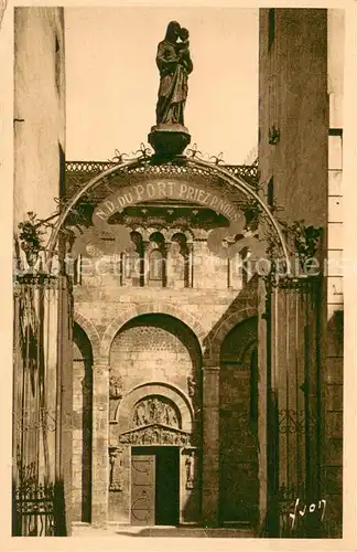 AK / Ansichtskarte Clermont_Ferrand Entree de l Eglise Notre Dame du Port Clermont_Ferrand