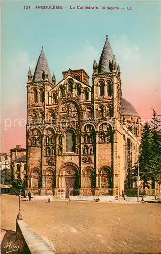 AK / Ansichtskarte Angouleme Facade de la Cathedrale Angouleme