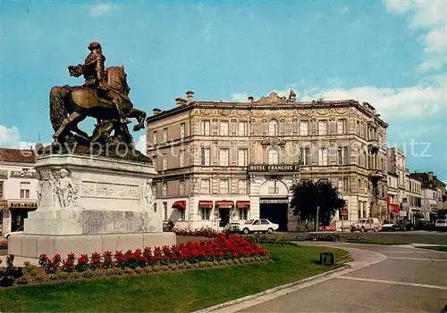 AK / Ansichtskarte Cognac_Charente Place Francois Ier Statue equestre du roi 