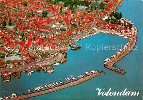 AK / Ansichtskarte Volendam Hafen Fliegeraufnahme Volendam