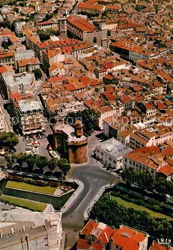 AK / Ansichtskarte Perpignan Vue aerienne Le Castillet et les Ponts sur le Basse plus loin la Cathedrale Saint Jean Perpignan