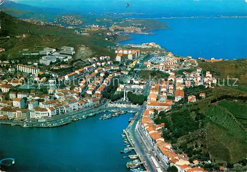 AK / Ansichtskarte Port Vendres Vue aerienne Au loin Colloure et Argeles sur Mer Port Vendres