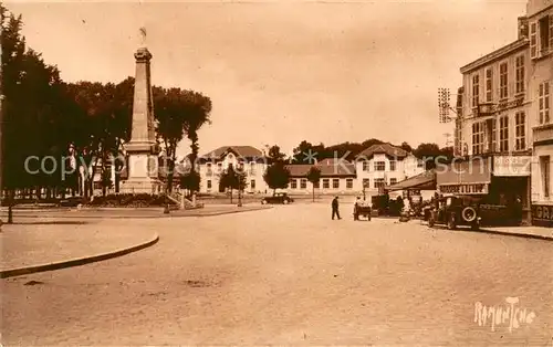 AK / Ansichtskarte Rochefort_sur_Mer Monument aux Morts pour la Patrie Groupe scolaire Emile Zola Rochefort_sur_Mer