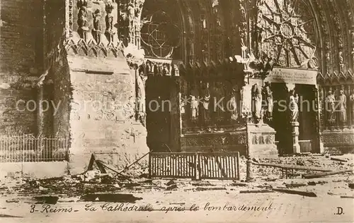 AK / Ansichtskarte Reims_Champagne_Ardenne La cathedrale apres le bombardement Ruines Grande Guerre Truemmer 1. Weltkrieg Reims_Champagne_Ardenne