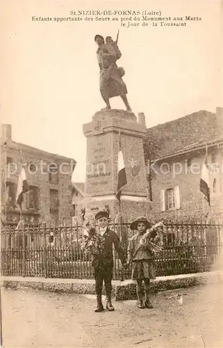 Saint Nizier de Fornas Enfants apportants des fleurs au pied du Monument aux Morts le Jour de la Toussaint Saint Nizier de Fornas