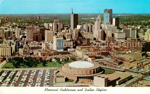 AK / Ansichtskarte Dallas_Texas Memorial Auditorium and Dallas Skyline 