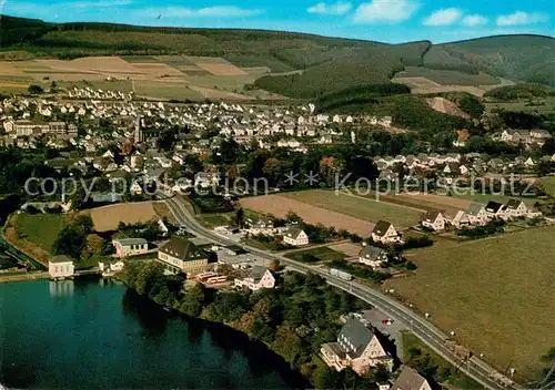 AK / Ansichtskarte Olsberg_Sauerland Fliegeraufnahme mit Hotel am See Olsberg_Sauerland