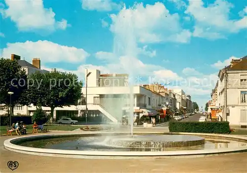 AK / Ansichtskarte La_Roche sur Yon Place de la Vendee et Rue des Sables La_Roche sur Yon