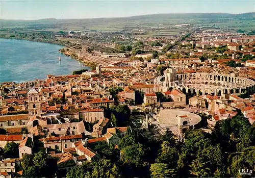 AK / Ansichtskarte Arles_Bouches du Rhone Vue aerienne le Rhone St Trophime le Theatre Antique et les Arenes Arles_Bouches du Rhone