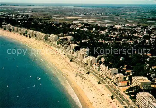 AK / Ansichtskarte La_Baule_sur_Mer Les residences devant la plage Vue aerienne La_Baule_sur_Mer