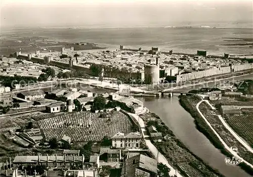 AK / Ansichtskarte Aigues Mortes_Gard Vue aerienne panoramique Aigues Mortes Gard