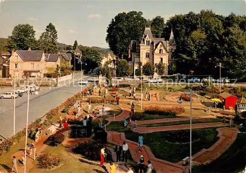 AK / Ansichtskarte Bagnoles de l_Orne Station Thermale Le Golf miniature et les Hotels Bagnoles de l_Orne